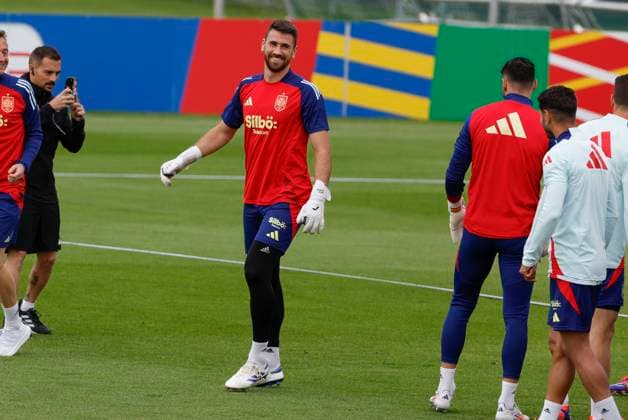 Spanish national team, Nationalteam goalkeeper Unai Simon (C) participates in a training session at the SV Aasen Sports Center, in the town of Donaueschingen, Germany, 11 June 2024. Spain will face Croatia in their Euro 2024 soccer match at Olympiastadion stadium, in Berlin, on 15 June. Spain training session in Germany !ACHTUNG: NUR REDAKTIONELLE NUTZUNG!  Copyright: xJ.J.xGuillenx GRAF8593 0556451374st