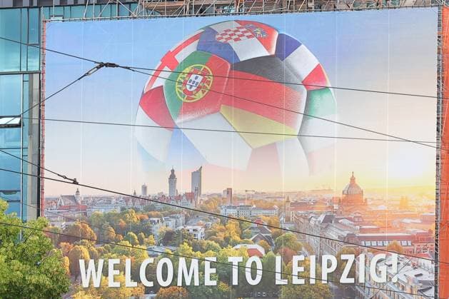Rundgang Fanzone Augustusplatz Leipzig UEFA EURO, EM, Europameisterschaft,Fussball 2024 Leipzig, 11.06.2024, Augustusplatz, UEFA EURO 2024, Rundgang Fanzone EURO Festival 2024 Im Bild: Banner Welcome to Leipzig auf dem Augustusplatz Leipzig ,