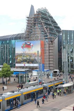 Rundgang Fanzone Augustusplatz Leipzig UEFA EURO, EM, Europameisterschaft,Fussball 2024 Leipzig, 11.06.2024, Augustusplatz, UEFA EURO 2024, Rundgang Fanzone EURO Festival 2024 Im Bild: Banner Welcome to Leipzig auf dem Augustusplatz Leipzig ,