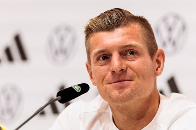 Trainingslager Vorbereitung UEFA EURO 2024 Deutschland; 11.06.2024 Toni Kroos (Deutschland, 8) schmunzelt Trainingslager Vorbereitung UEFA EURO 2024 Deutschland - Pressekonferenz; HerzoBase, Herzogenaurach am 11.06.2024 Copyright: xBEAUTIFULxSPORTS Wunderlx