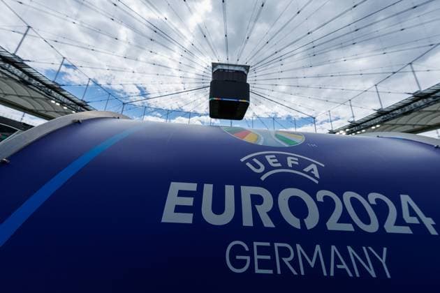Stadium Open Media Day; Arena Frankfurt, 11.06.2024 Blick auf die Auswechselbank UEFA EURO, EM, Europameisterschaft,Fussball 2024 Logo; Videowürfel im Hintergrund; Stadium Open Media Day; Arena Frankfurt, 11.06.2024 Copyright: xBEAUTIFULxSPORTS Hahnex