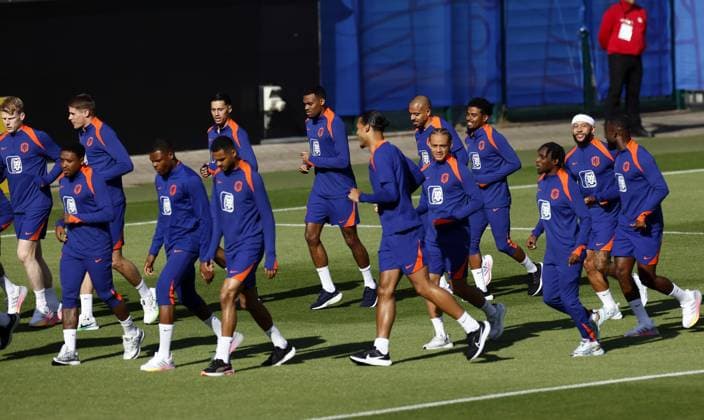 EURO 2024, Nationalteam Niederlande, Training WOLFSBURG - Players of the Dutch national team, Nationalteam during a training session of the Dutch national team at the AOK Stadium on June 11, 2024 in Wolfsburg, Germany. The Dutch national team is preparing for the first group match at the European Football Championship in Germany against Poland. ANP KOEN VAN WEEL UEFA EURO, EM, Europameisterschaft,Fussball 2024 Germany 2024 xVIxANPxSportx xxANPxIVx 500868854 originalFilename: 500868854.jpg