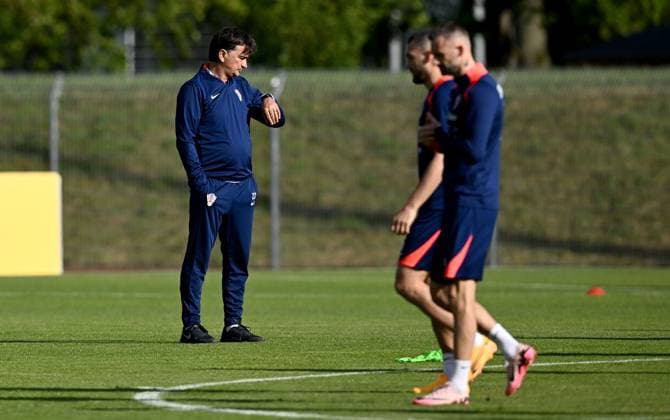 EURO 2024, Nationalteam Kroatien, Training Croatia national team, Nationalteam Training Session Croatia Head Coach is pictured during a training session at UEFA EURO, EM, Europameisterschaft,Fussball 2024 Croatia base camp in Neuruppin, Germany on June 10, 2024. MarkoxLukunic PIXSELL