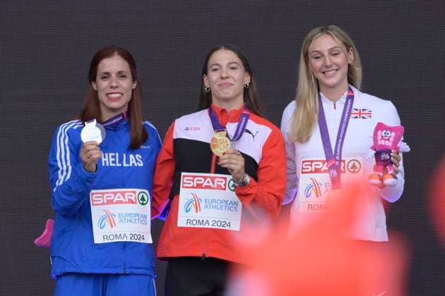 Leichtathletik, EM in Rom, Stabhochsprung der Frauen, Siegerehrung Silver medallist Greece s Aikaterini Stefanidi, gold medallist Switzerland s Angelica Moser and bronze medallist Britain s Molly Caudery celebrate during the medal ceremony for the women s pole vault during the 26th edition of Rome 2024 European Athletics Championships at the Olympic Stadium in Rome, Italy - Tuesday, June 11, 2024 - Athletics  Copyright: xFabrizioxCorradetti LaPressex