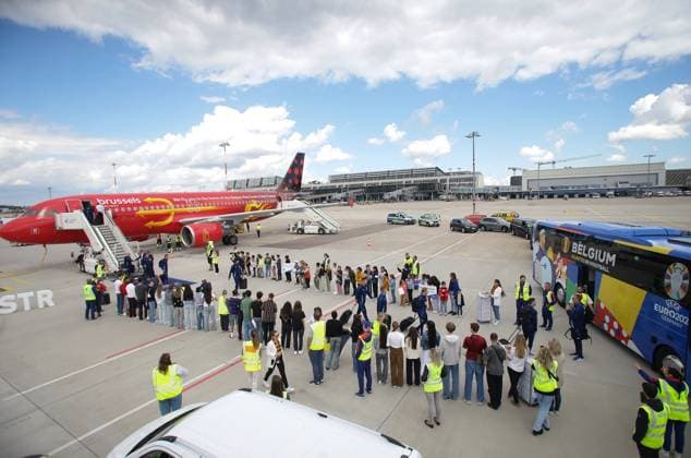 Stuttgart , Ankunft Belgien , die belgische Fußballnationalmannschaft landet am Flughafen in Stuttgart ,