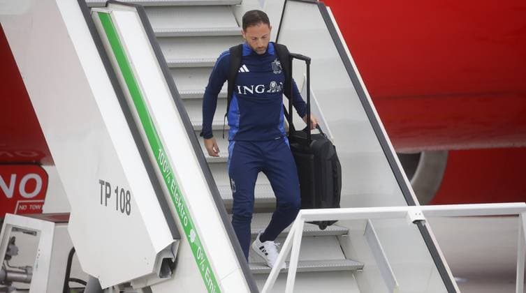 Stuttgart , Ankunft Belgien , die belgische Fußballnationalmannschaft landet am Flughafen in Stuttgart , Domenica Tedesco