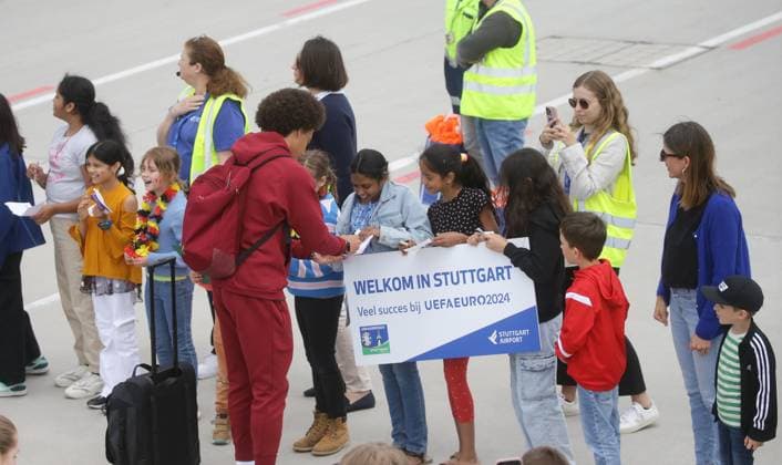 Stuttgart , Ankunft Belgien , die belgische Fußballnationalmannschaft landet am Flughafen in Stuttgart ,