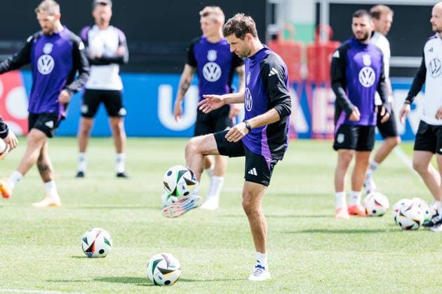 Trainingslager Vorbereitung UEFA EURO 2024 Deutschland; 12.06.2024 Thomas Müller (Deutschland, 13) am Ball Trainingslager Vorbereitung UEFA EURO 2024 Deutschland - Training; HerzoBase, Herzogenaurach am 12.06.2024 Copyright: xBEAUTIFULxSPORTS Wunderlx