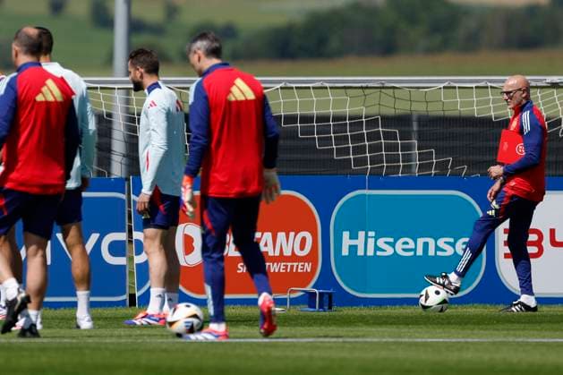 Spanish soccer national team, Nationalteam s head coach Luis de la Fuente (R) leads a training session at the SV Aasen Sports Center in Donaueschingen, Germany, 12 June 2024. Spain will face Croatia in an Euro 2024 soccer match at Olympiastadion stadium in Berlin on 15 June. Spain training session in Germany !ACHTUNG: NUR REDAKTIONELLE NUTZUNG!  Copyright: xJ.J.xGuillenx GRAF9276 20240612-55013847919_1_20240612