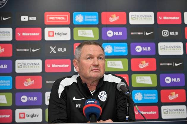 GER, UEFA Europameisterschaft 2024, Slowenisches Base Camp Wuppertal 12.06.2023,Wuppertal ,Stadion am Zoo, GER, UEFA Europameisterschaft 2024, Slowenisches Base Camp Wuppertal im Bild Trainer Madjar Kek ( SVN ) bei der ersten Pk in Wuppertal.