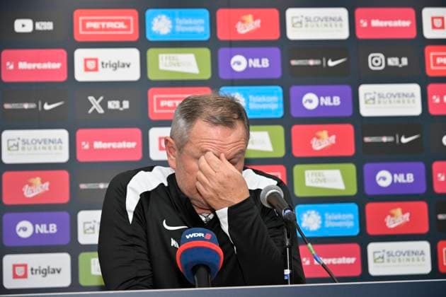 GER, UEFA Europameisterschaft 2024, Slowenisches Base Camp Wuppertal 12.06.2023,Wuppertal ,Stadion am Zoo, GER, UEFA Europameisterschaft 2024, Slowenisches Base Camp Wuppertal im Bild Trainer Madjar Kek ( SVN ) bei der ersten Pk in Wuppertal.