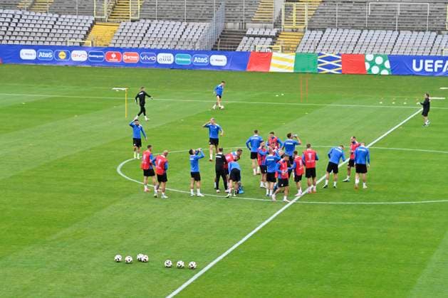 GER, UEFA Europameisterschaft 2024, Slowenisches Base Camp Wuppertal 12.06.2023,Wuppertal ,Stadion am Zoo, GER, UEFA Europameisterschaft 2024, Slowenisches Base Camp Wuppertal im Bild die Slowenische Mannschaft beim Training im Stadion am Zoo.