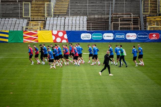 Öffentliches Training, Slowenien; 12.06.2024 Stadion am Zoo im UEFA-Design, Slowenien beim Aufwärmen. Öffentliches Training, Slowenien; Stadion am ZOO, Wuppertal; 12.06.2024 Copyright: xBEAUTIFULxSPORTS Buriakovx