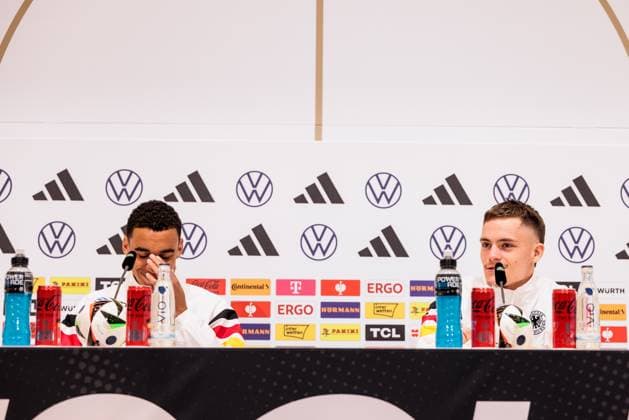 Trainingslager Vorbereitung UEFA EURO 2024 Deutschland; 12.06.2024 Jamal Musiala (Deutschland, 10) und Florian Wirtz (Deutschland, 17) Trainingslager Vorbereitung UEFA EURO 2024 Deutschland - Pressekonferenz; HerzoBase, Herzogenaurach am 12.06.2024 Copyright: xBEAUTIFULxSPORTS Wunderlx