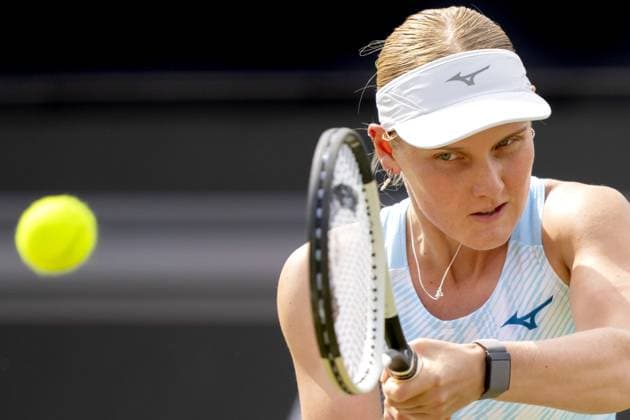 ROSMALEN - Suzan Lamens (NED) in action against Naomi Osaka (JPN) on the fifth day of the Libema Open tennis tournament in Rosmalen. ANP SANDER KONING xVIxANPxSportx xxANPxIVx 500932101 originalFilename: 500932101_20240612.jpg