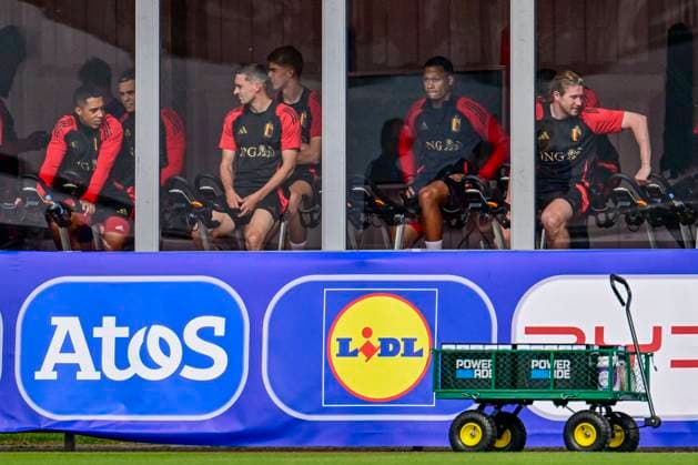 Belgium Media Activities UEFA EURO, EM, Europameisterschaft,Fussball 2024 12 06 2024 FREIBERG AM NECKA, GERMANY - JUNE 12 : Castagne Timothy defender of Belgium, Tielemans Youri midfielder of Belgium, De Bruyne Kevin forward of Belgium during a training session of the Belgian Red Devils at the UEFA Euro 2024 European Football Championship tournament on June 12, 2024 in Freiberg am Necka, Germany, 12 06 2024 Freiberg am Necka Germany  Copyright: xPoox