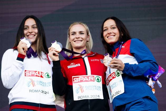 240612 Victoria Hudson of Austria, Adriana Vilagos of Serbia and Marie-Therese Obst of Norway celebrate on the podium after women s javelin throw final during day 6 of the 2024 European Athletics Championships on June 12, 2024 in Rome. Photo: Vegard Grott BILDBYRAN kod VG VG0622 bbeng friidrott athletics friidrett friidrotts-em em friidretts-em 2024 european athletics championships jubel Copyright: VEGARDxGRoTT BB240612VG013_20240612