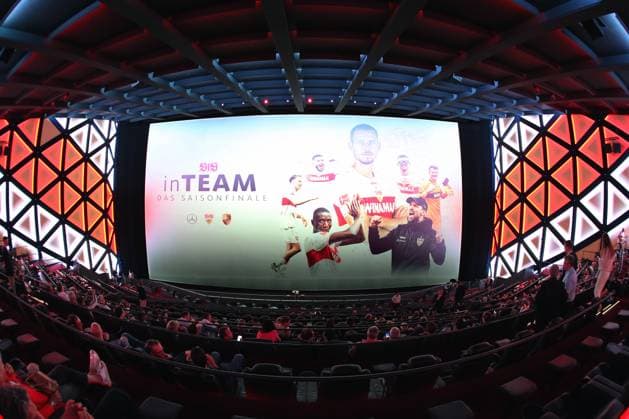 12.06.2024, Deutschland, Leonberg, Fußball Bundesliga, VfB in Team, Filmpremiere Traumpalast Leonberg, 18 Uhr Roter Teppich, 19.30 Talk, dann Film, größte Filmleinwand der Welt, Leinwand