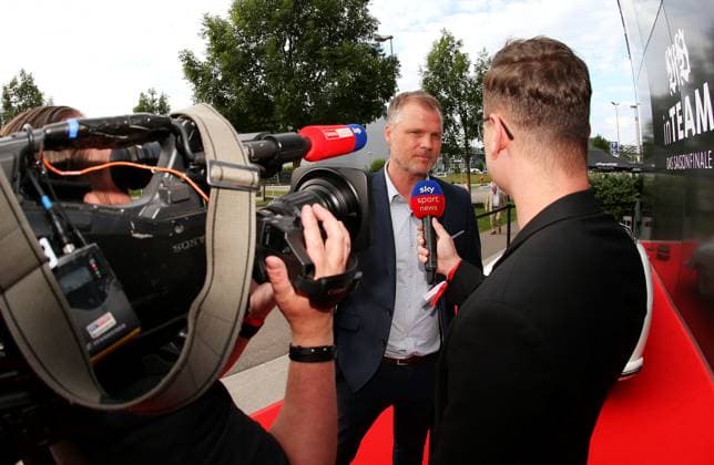 12.06.2024, Deutschland, Leonberg, Fußball Bundesliga, VfB in Team, Filmpremiere Traumpalast Leonberg, 18 Uhr Roter Teppich, 19.30 Talk, dann Film, VfB Vorstand Fabian Wohlgemuth im Interview