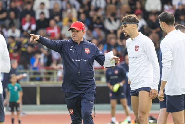 Dragan Stojkovic (Trainer Serbien), EM 2024: Nationalmannschaft Serbien, öffentliches Training, Rosenau-Stadion Augsburg;