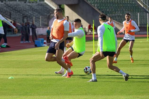 Spielszene mit Luka Jovic, Ex- Bundesligaprofi; EM 2024: Nationalmannschaft Serbien, öffentliches Training, Rosenau-Stadion Augsburg;