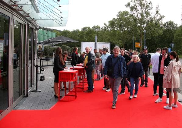 12.06.2024, Deutschland, Leonberg, Fußball Bundesliga, VfB in Team, Filmpremiere Traumpalast Leonberg, 18 Uhr Roter Teppich, 19.30 Talk, dann Film,