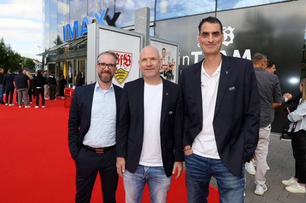 12.06.24 VfB Stuttgart Premierenveranstaltung Dokumentation VfBinTeam als Kinofilm Deutschland, Leonberg, 12.06.2024, Fussball, Bundesliga, VfB Stuttgart, Premierenveranstaltung Dokumentation VfBinTeam als Kinofilm im Traumpalast Kino Leonberg: v.l. Andre Bühler, Rainer Weninger, Marc-Nicolai Schlecht.