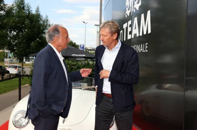12.06.24 VfB Stuttgart Premierenveranstaltung Dokumentation VfBinTeam als Kinofilm Deutschland, Leonberg, 12.06.2024, Fussball, Bundesliga, VfB Stuttgart, Premierenveranstaltung Dokumentation VfBinTeam als Kinofilm im Traumpalast Kino Leonberg: v.l. Hansi Müller, Guido Buchwald.