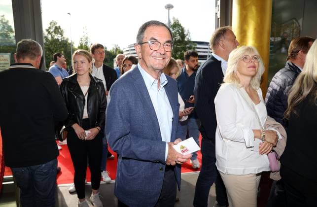 12.06.24 VfB Stuttgart Premierenveranstaltung Dokumentation VfBinTeam als Kinofilm Deutschland, Leonberg, 12.06.2024, Fussball, Bundesliga, VfB Stuttgart, Premierenveranstaltung Dokumentation VfBinTeam als Kinofilm im Traumpalast Kino Leonberg: Erwin Staudt.