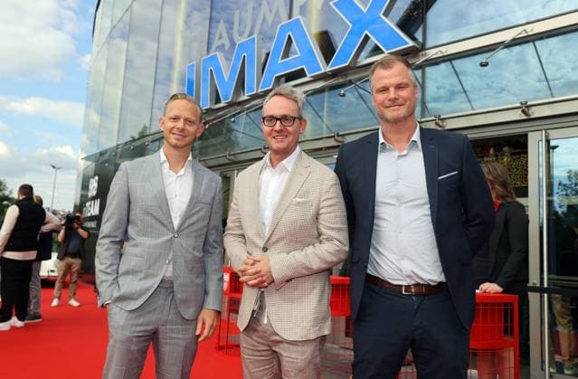 12.06.24 VfB Stuttgart Premierenveranstaltung Dokumentation VfBinTeam als Kinofilm Deutschland, Leonberg, 12.06.2024, Fussball, Bundesliga, VfB Stuttgart, Premierenveranstaltung Dokumentation VfBinTeam als Kinofilm im Traumpalast Kino Leonberg: v.l. Rouven Kasper, Alexander Wehrle, Fabian Wohlgemuth.