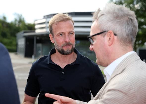 12.06.24 VfB Stuttgart Premierenveranstaltung Dokumentation VfBinTeam als Kinofilm Deutschland, Leonberg, 12.06.2024, Fussball, Bundesliga, VfB Stuttgart, Premierenveranstaltung Dokumentation VfBinTeam als Kinofilm im Traumpalast Kino Leonberg: v.l. Sebastian Hoeneß, Alexander Wehrle.