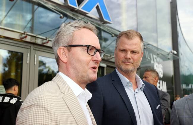 12.06.24 VfB Stuttgart Premierenveranstaltung Dokumentation VfBinTeam als Kinofilm Deutschland, Leonberg, 12.06.2024, Fussball, Bundesliga, VfB Stuttgart, Premierenveranstaltung Dokumentation VfBinTeam als Kinofilm im Traumpalast Kino Leonberg: v.l. Alexander Wehrle, Fabian Wohlgemuth.