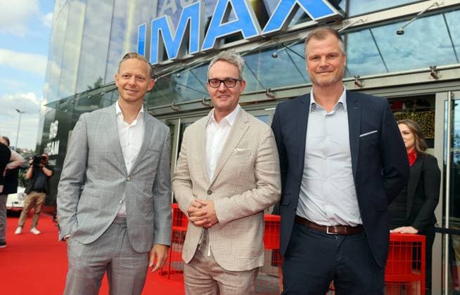 12.06.24 VfB Stuttgart Premierenveranstaltung Dokumentation VfBinTeam als Kinofilm Deutschland, Leonberg, 12.06.2024, Fussball, Bundesliga, VfB Stuttgart, Premierenveranstaltung Dokumentation VfBinTeam als Kinofilm im Traumpalast Kino Leonberg: v.l. Rouven Kasper, Alexander Wehrle, Fabian Wohlgemuth.
