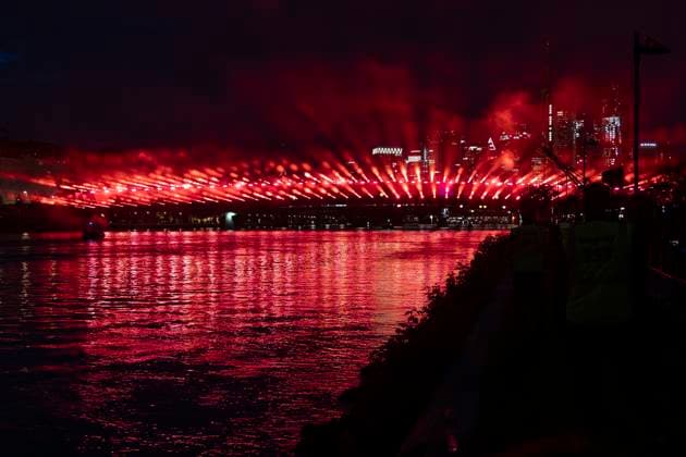 Lichtershow Flößerbrücke Frankfurt am Main zur Eröffnung der Fanmeile, 12.06.2024 Lichtershow Flößerbrücke Frankfurt, Frankfurt am Main, Weseler Werft, 12.6.2024 Copyright: xBEAUTIFULxSPORTS Gawlikx