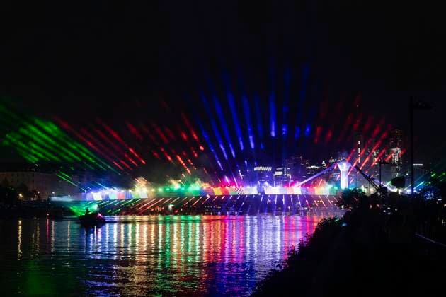Lichtershow Flößerbrücke Frankfurt am Main zur Eröffnung der Fanmeile, 12.06.2024 Lichtershow Flößerbrücke Frankfurt, Frankfurt am Main, Weseler Werft, 12.6.2024 Copyright: xBEAUTIFULxSPORTS Gawlikx