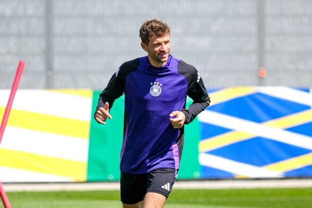 Thomas Mueller (Deutschland , 13) beim warm machen, GER, Abschlusstraining MD-1, Maenner Nationalmannschaft vor Deutschland vs Schottland, UEFA Europameisterschaft 2024, Fussball, Herzogenaurach, 13.06.2024. GER, Abschlusstraining MD-1, Maenner Nationalmannschaft vor Deutschland vs Schottland, UEFA Europameisterschaft 2024, Fussball, Herzogenaurach, 13.06.2024. Herzogenaurach Copyright: xEibner-Pressefoto FlorianxWieganx EP_FWD