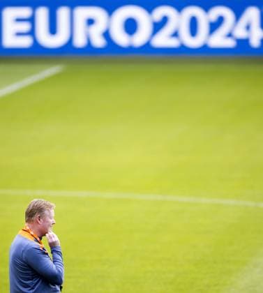 WOLFSBURG - National coach Ronald Koeman during a training session of the Dutch national team, Nationalteam in the AOK Stadium on June 13, 2024 in Wolfsburg, Germany. The Dutch national team is preparing for the first group match at the European Football Championship in Germany against Poland. ANP KOEN VAN WEEL UEFA EURO, EM, Europameisterschaft,Fussball 2024 Germany 2024 xVIxANPxSportx xxANPxIVx 500987714 originalFilename: 500987714_20240613.jpg