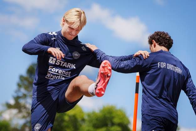 Danisg players Kasper Dolberg (L) and Thomas Delaney during the national team, Nationalteam s training in Freudenstadt, Germany, Thursday, June 13, 2024. Denmark plays its first match on Sunday against Slovenia in the EURO 2024 Group C. (Photo: Liselotte Sabroe Ritzau Scanpix) , Freudenstadt Tyskland Copyright: Ritzau Scanpix LiselottexSabroex spdk20240613-124217-L