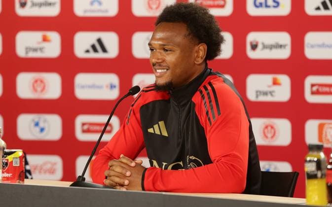 Freiberg , Fußball Nationalmannschaft Belgien Pressekonferenz , Lois Openda