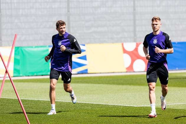 UEFA EURO 2024: Abschlusstraining Deutschland MD-1; 13.06.2024 Thomas Müller (Deutschland, 13) und Joshua Kimmich (Deutschland, 6) laufen voran UEFA EURO 2024 Deutschland - Abschlusstraining MD-1; HerzoBase, Herzogenaurach am 13.06.2024 Copyright: xBEAUTIFULxSPORTS Wunderlx