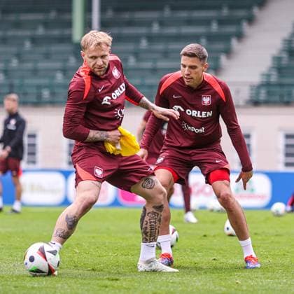 EURO 2024, Nationalteam Polen, Training 13.06.2024 HANNOVER, NIEMCY PILKA NOZNA (FOOTBALL) UEFA EURO, EM, Europameisterschaft,Fussball 2024 - CENTRUM TRENINGOWE REPREZENTACJI POLSKI - HANNOVER 96 ACADEMIE KONFERENCJA PRASOWA I TRENING REPREZENTACJI POLSKI NZ TYMOTEUSZ PUCHACZ, JAN BEDNAREK FOTO LUKASZ GROCHALA CYFRASPORT NEWSPIX.PL --- Newspix.pl  20240613CSLG0026