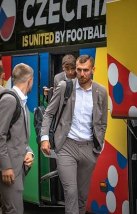 Tschechische Fussballnationalmannschaft Tschechischer Nationalfussballspieler Vaclav Jurecka bei der Ankunft im Hamburger Quartier zum Auftakt der EM 2024, Deutschland Copyright: xNikolaixKislichkox 6M6A8605