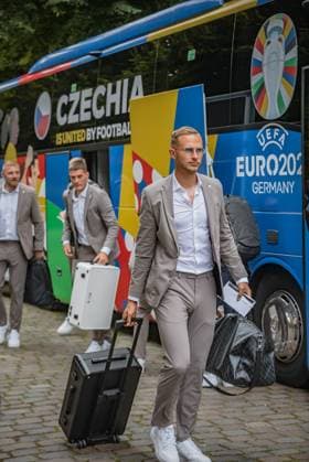 Tschechische Fussballnationalmannschaft Tschechischer Nationalfussballspieler Antonin Barak bei der Ankunft im Hamburger Quartier zum Auftakt der EM 2024, Deutschland Copyright: xNikolaixKislichkox 6M6A8655
