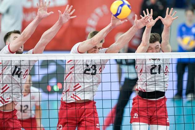 VOLLEYBALL - CEV Silver League RIED,AUSTRIA,13.JUN.24 - VOLLEYBALL - CEV European Silver League, men, OEVV international match, Länderspiel, Nationalmannschaft Austria vs Israel. Image shows Michael Czerwinski, Mathaeus Jurkovics and Clemens Ecker (AUT).  GEPAxpictures xChristianxMoser