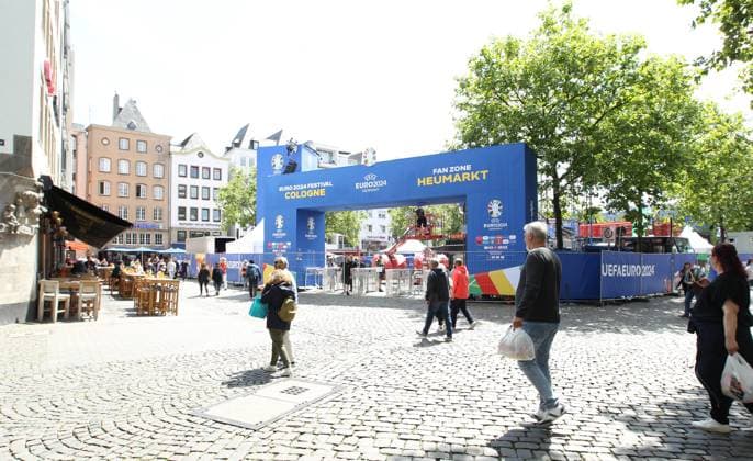Eingang zur Fan Zone Heumarkt vom EURO 2024 Fan Festival in Köln. Köln Nordrhein-Westfalen