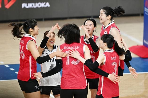 South Korea Women s team group, Mannschaftsbild, Totale (KOR), JUNE 13, 2024 - Volleyball : FIVB Volleyball Nations League 2024 Women s Preliminary Round between France 2-3 South Korea at West Japan General Exhibition Center, Fukuoka, Japan. Noxthirdxpartyxsales  (256324055)