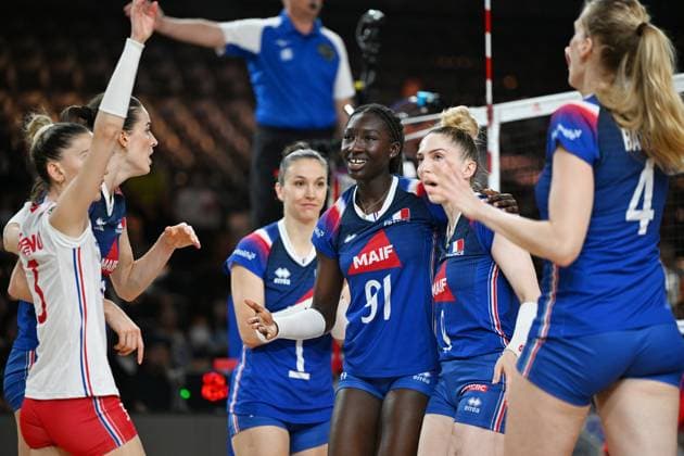France Women s team group, Mannschaftsbild, Totale (FRA), Halimatou Bah (FRA), JUNE 13, 2024 - Volleyball : FIVB Volleyball Nations League 2024 Women s Preliminary Round between France 2-3 South Korea at West Japan General Exhibition Center, Fukuoka, Japan. Noxthirdxpartyxsales  (256324088)
