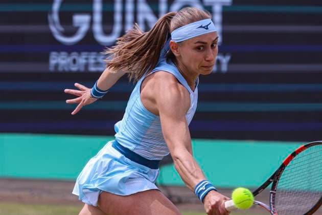 Libema Open Tennis Championship - Day 6 Aleksandra Krunic of Serbia in action during the WTA, Tennis Damen tennis game against Jessica Pegula of USA at the Libema Open Tournament - Rosmalen Grass Court Championships in Den Bosch, the Netherlands on June 13, 2024 Den Bosch Netherlands  Copyright: xNicolasxEconomoux originalFilename:oikonomou-notitle240613_npik9.jpg