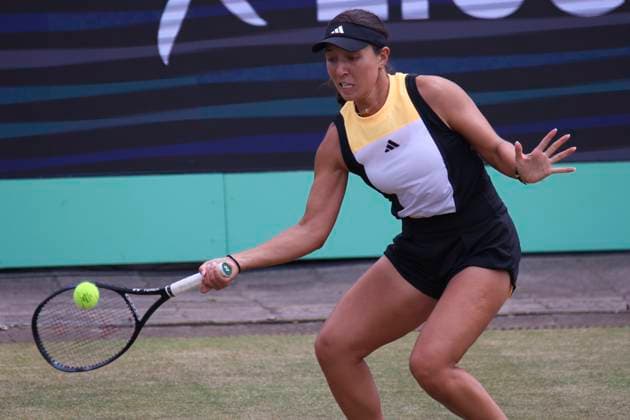 Libema Open Tennis Championship - Day 6 Jessica Pegula of USA in action during the WTA, Tennis Damen tennis game against Aleksandra Krunic of Serbia at the Libema Open Tournament - Rosmalen Grass Court Championships in Den Bosch, the Netherlands on June 13, 2024 Den Bosch Netherlands  Copyright: xNicolasxEconomoux originalFilename:oikonomou-notitle240613_np5y4.jpg