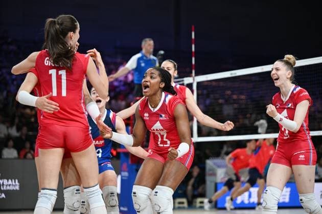 France Women s team group, Mannschaftsbild, Totale (FRA), Leandra Olinga Andela (FRA), JUNE 14, 2024 - Volleyball : FIVB Volleyball Nations League 2024 Women s Preliminary Round between Serbia 1-3 France at West Japan General Exhibition Center, Fukuoka, Japan. Noxthirdxpartyxsales  (256349904)